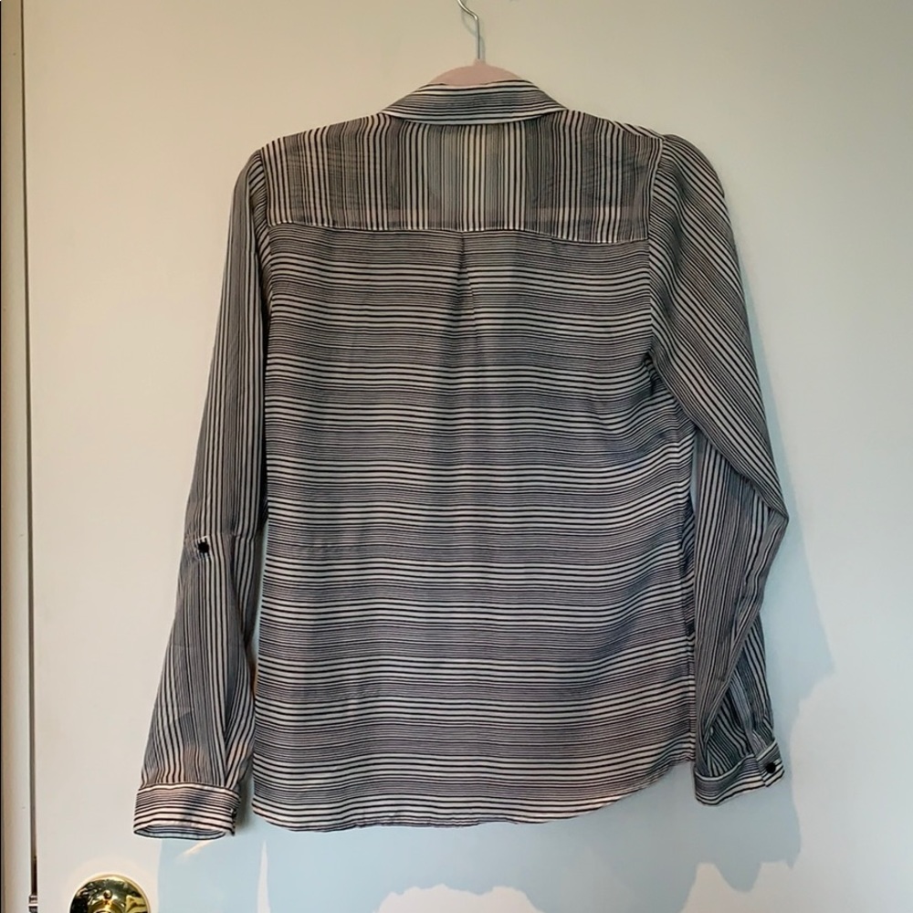 Button down sheet blouse - Picture 2 of 3